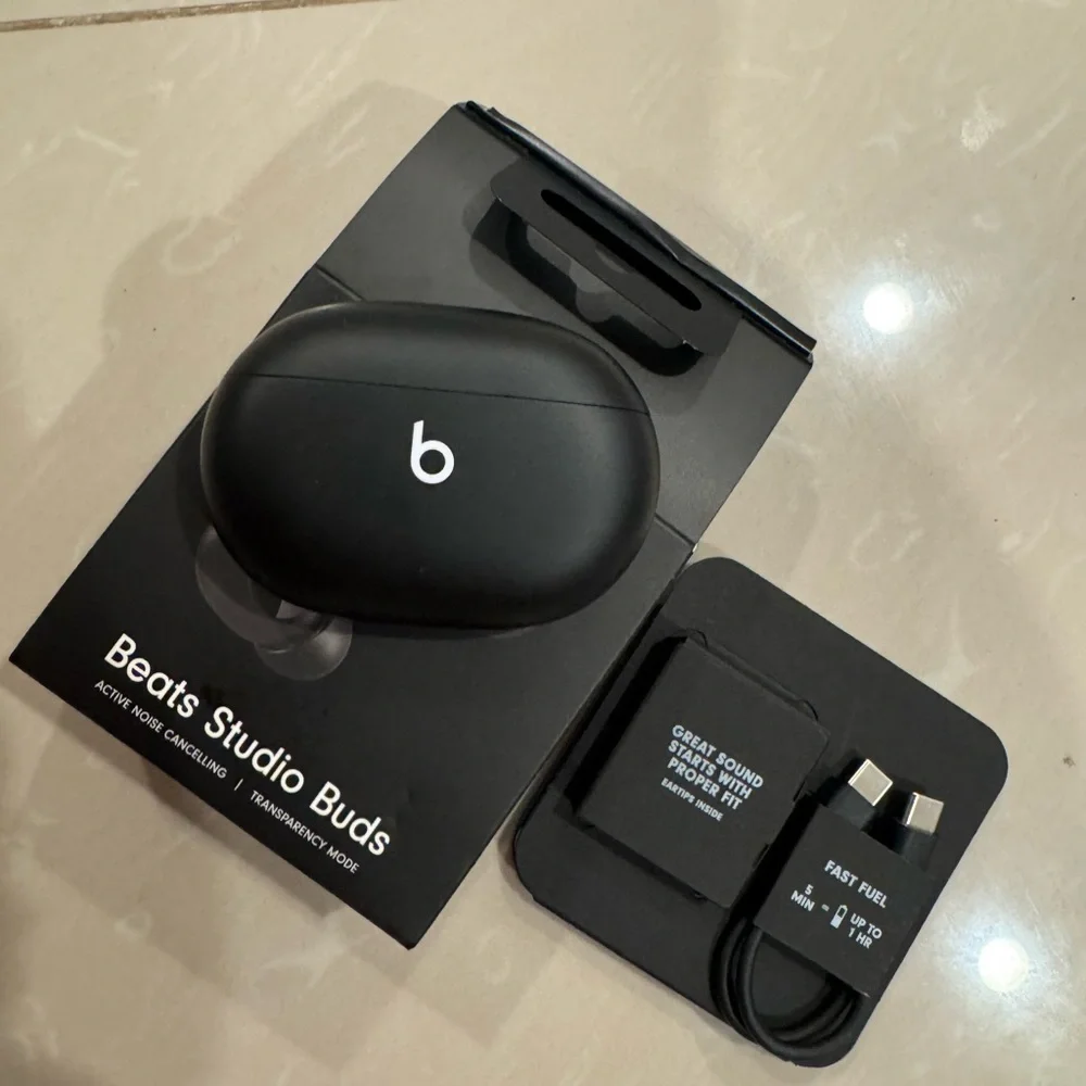 Beats Studio Buds - Black